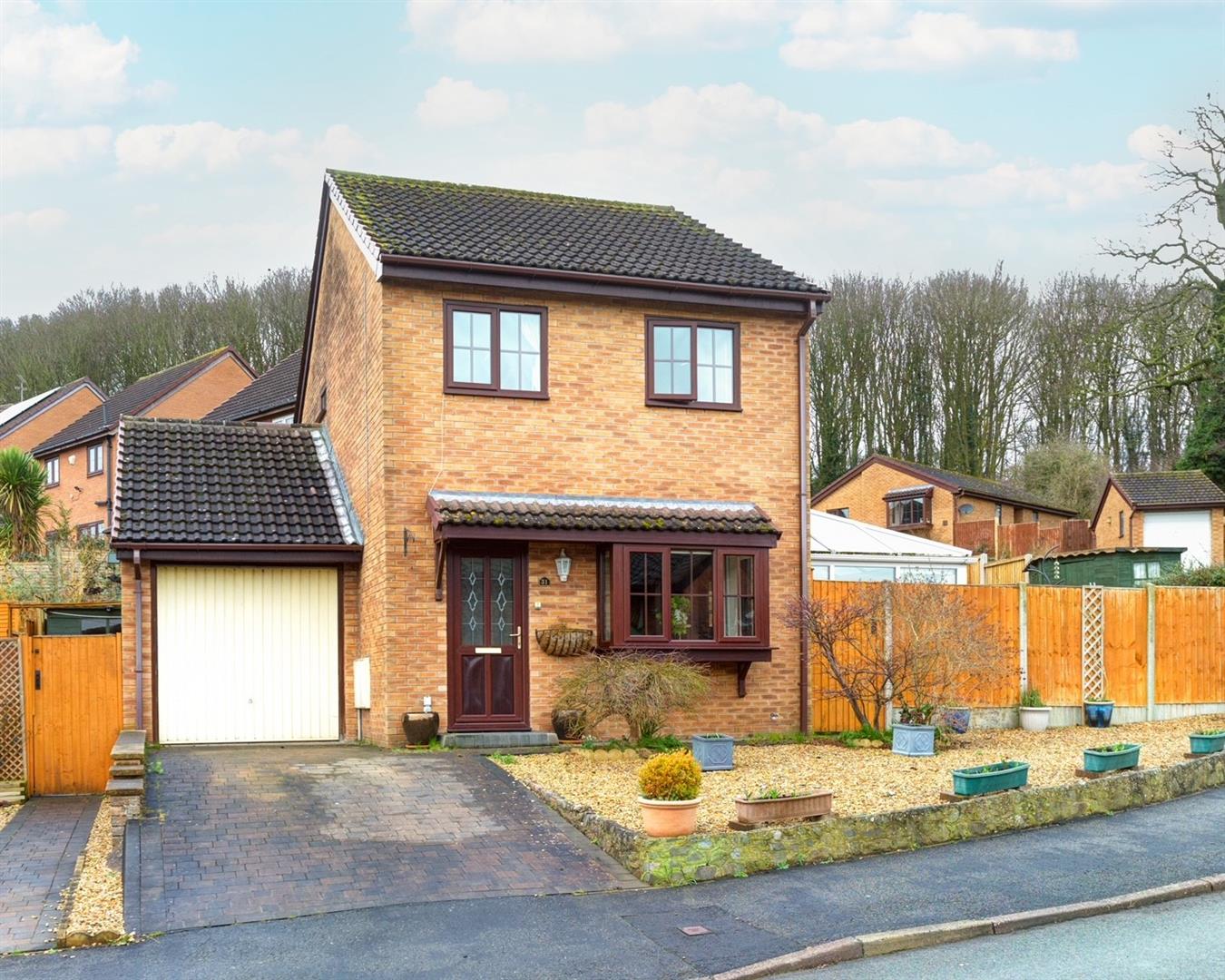 31, Jasmine Gardens, Oswestry, SY11 1UA Estate Agents & Auctioneers